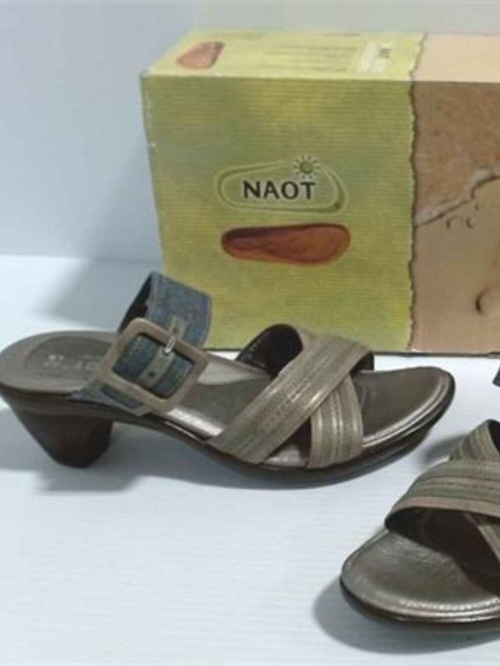 BNIB Naot Marvel Beige Steel Basil Fabric Sandals sz 9-9.5